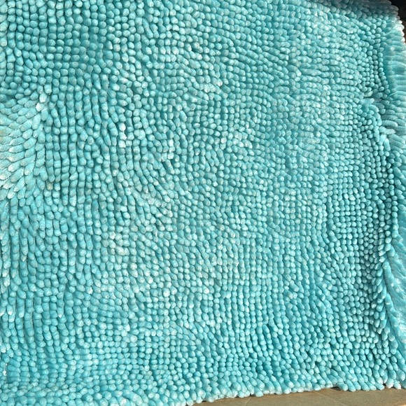 Bathroom set, shower curtain, 2 rugs 58” x 18 - 20 x 35 - Picture 6 of 7